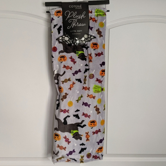 Labrador Boston Terrier Frenchie Halloween Plush Throw Blanket 50" x 70" NWT - Picture 4 of 11